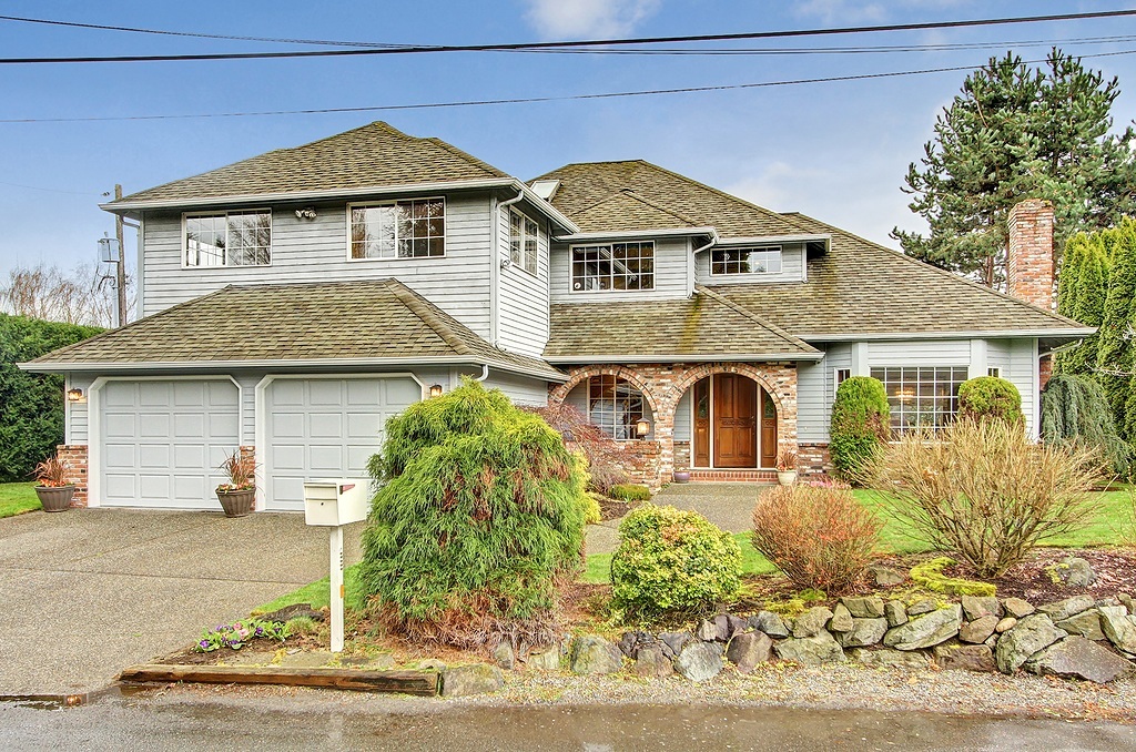 Property Photo:  17010 Shore Drive NE  WA 98155 