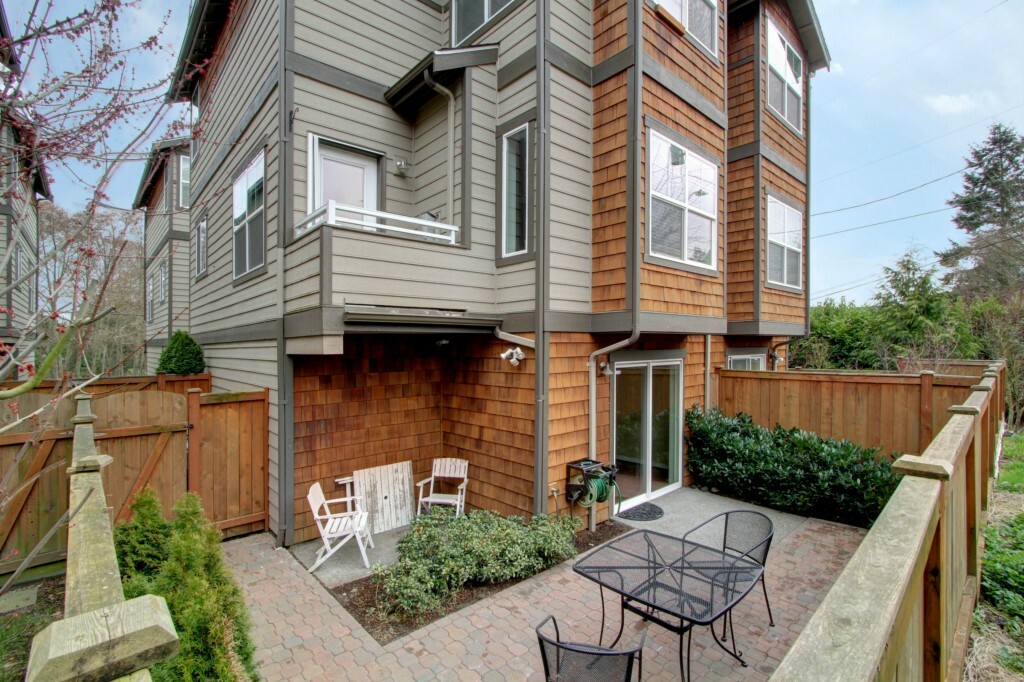 Property Photo:  9503B Ashworth Ave N  WA 98103 