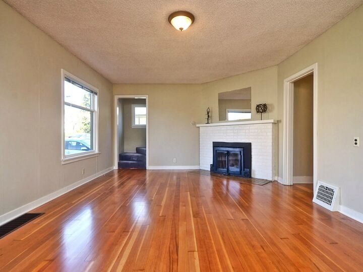 Property Photo: 3501 Rockefeller Ave WA 98201