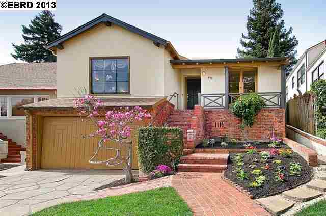 Property Photo:  641 Boulevard Way  CA 94610-1642 