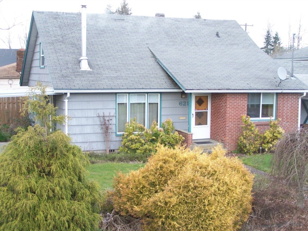 Property Photo:  621 W 6th St  WA 98532 