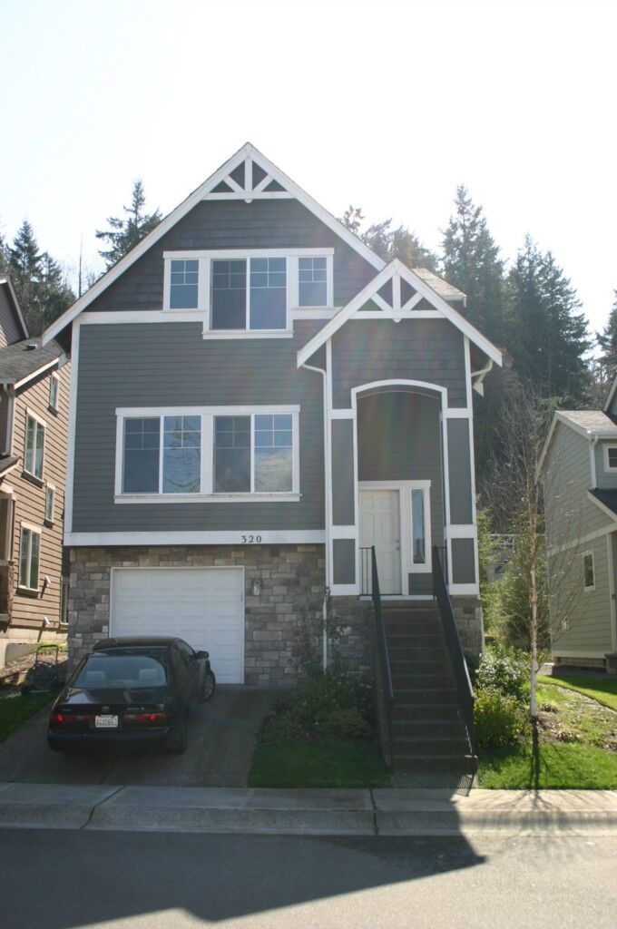 Property Photo:  320 50th Street SE  WA 98092 