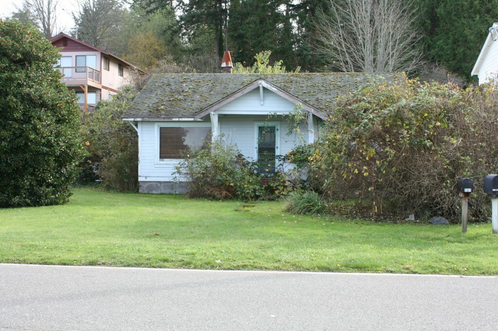 Property Photo: 136 Utsalady Rd WA 98282