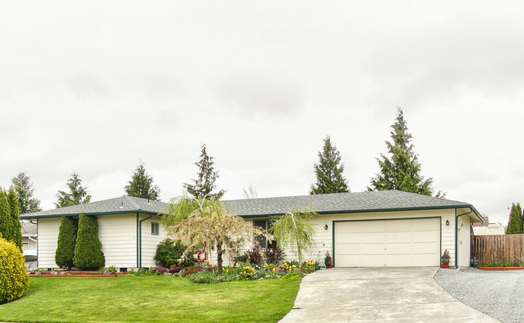 Property Photo: 118 S 27th St WA 98274