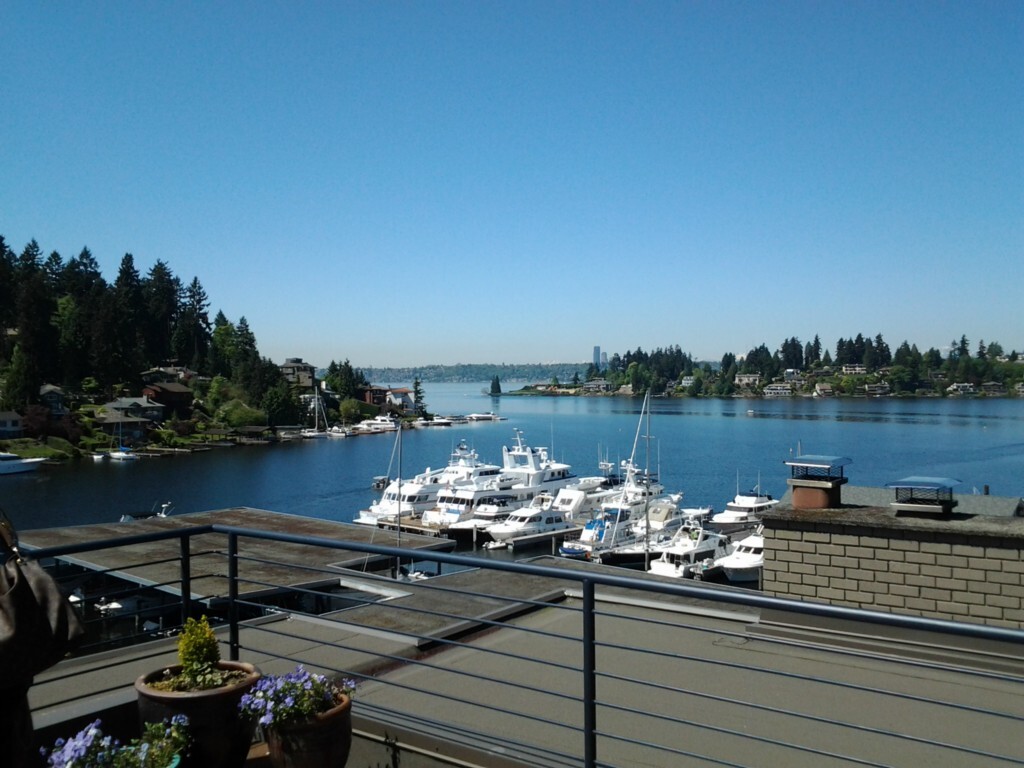 Property Photo: 9951 Lake Washington Blvd NE 15 WA 98004