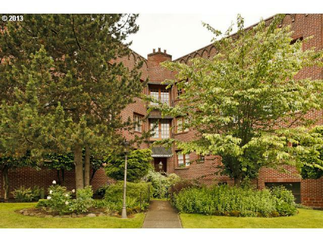 Property Photo: 2533 NW Marshall St 205 OR 97210