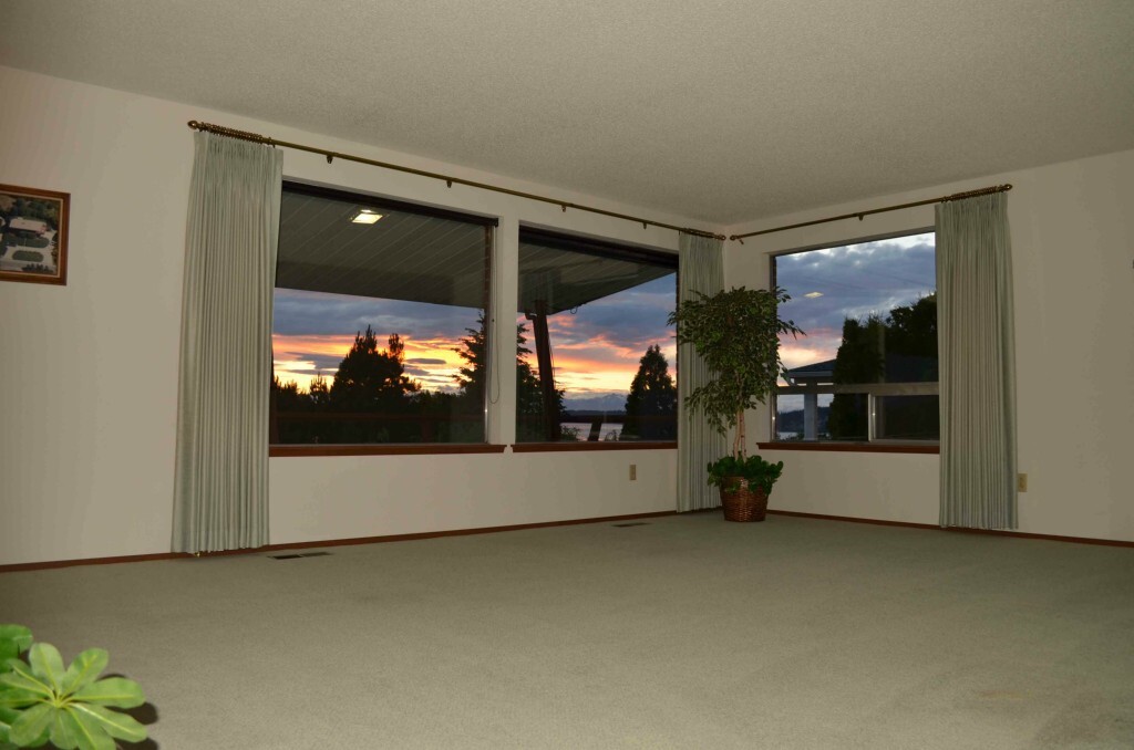 Property Photo:  3529 Soundview Dr W  WA 98466 
