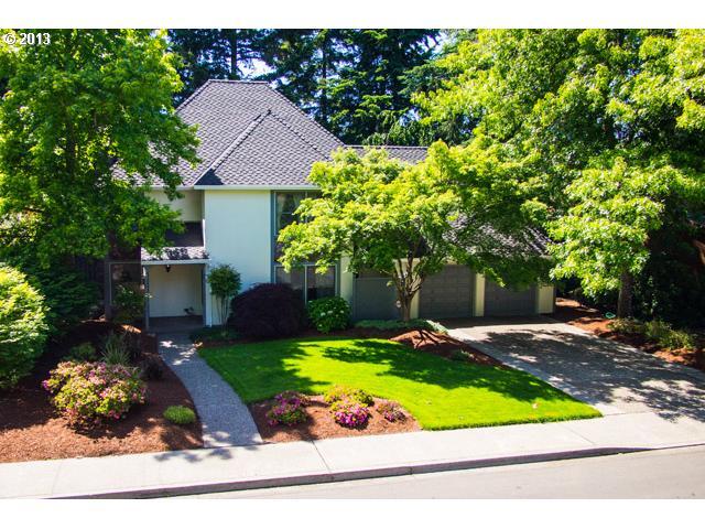 Property Photo: 555 NE Geraldine Dr OR 97124
