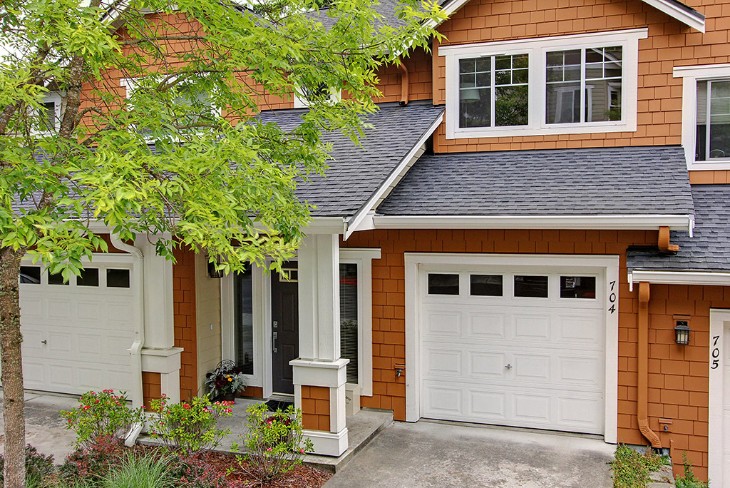 Property Photo: 5517 Lakemont Blvd. SE 704 WA 98006