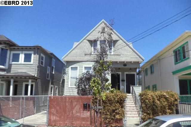 Property Photo:  696 31st St  CA 94609 