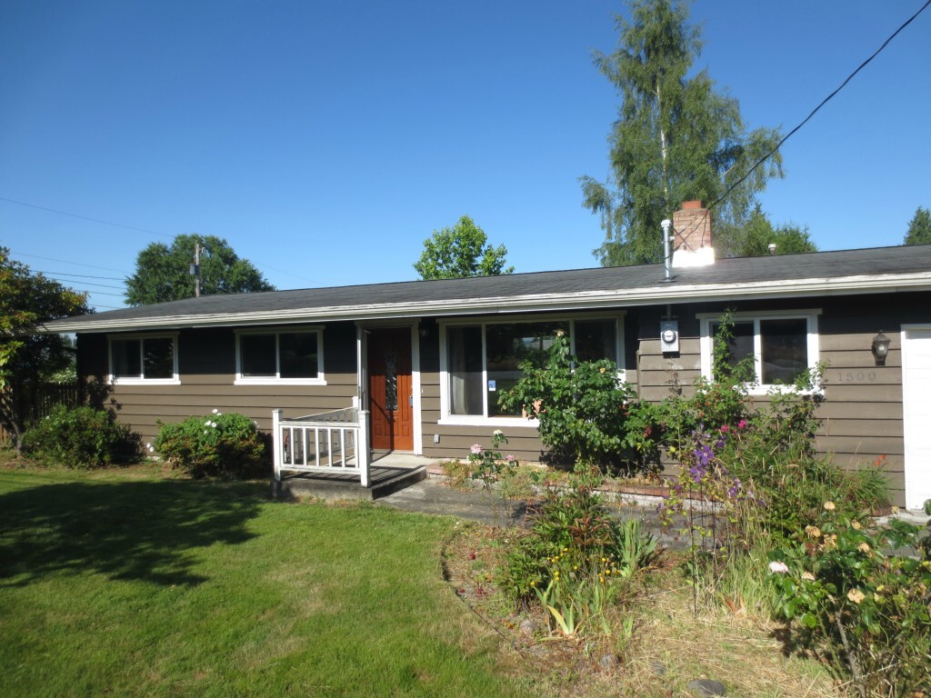 Property Photo: 1500 Pine Ave WA 98290