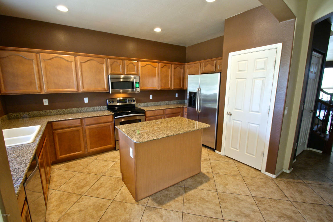 Property Photo:  3067 S Lois Lane  AZ 85295 