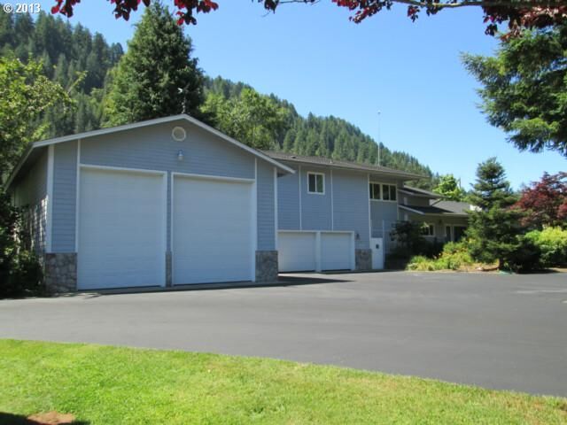 Property Photo: 9202 Phey Ln OR 97439