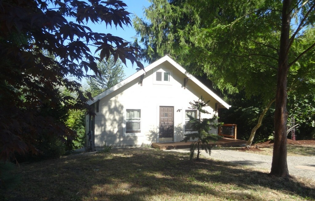 Property Photo:  3334 Perry Ave  WA 98310 