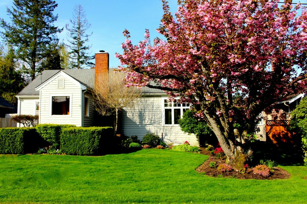 Property Photo:  39802 SE Walnut St  WA 98065 