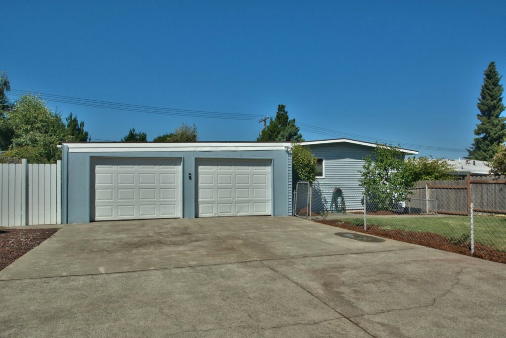 Property Photo:  1761 Bridgeview Dr  WA 98406 