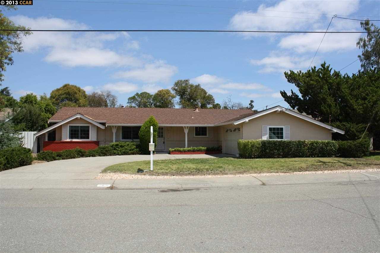 Property Photo:  2816 San Benito Dr  CA 94598-4105 