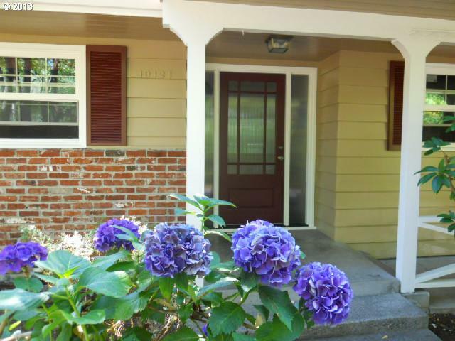 Property Photo: 10121 SW Terwilliger Pl OR 97219