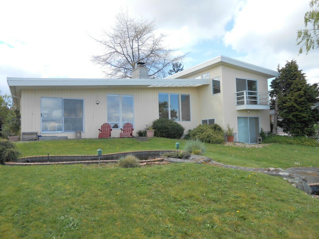 Property Photo:  1497 Country Club Dr  WA 98282 