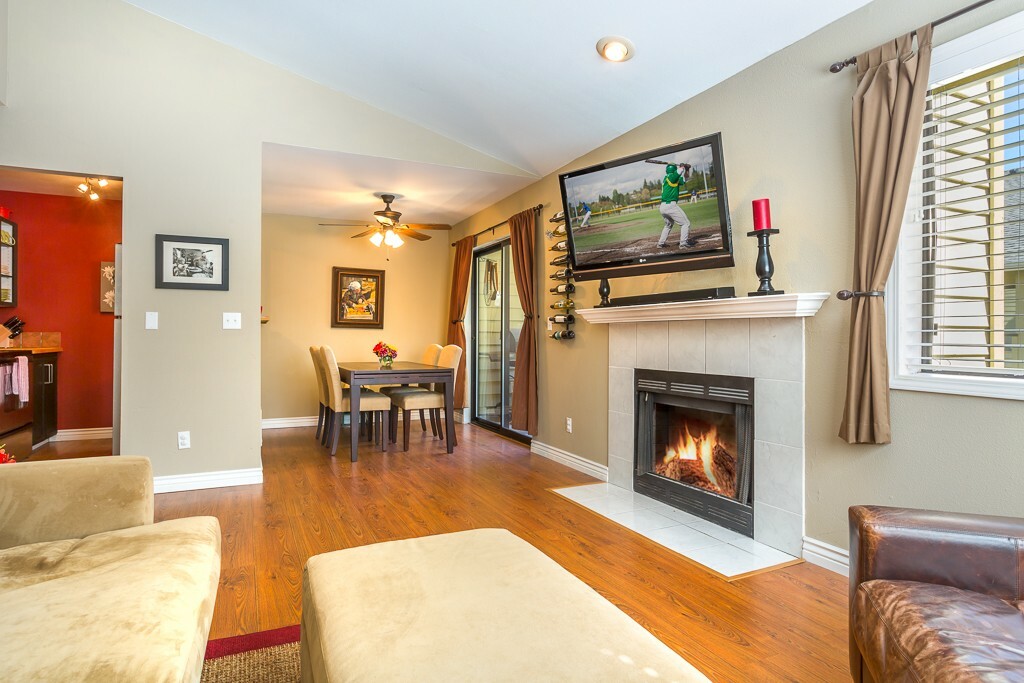 Property Photo: 455 Newport Wy NW 306 WA 98027