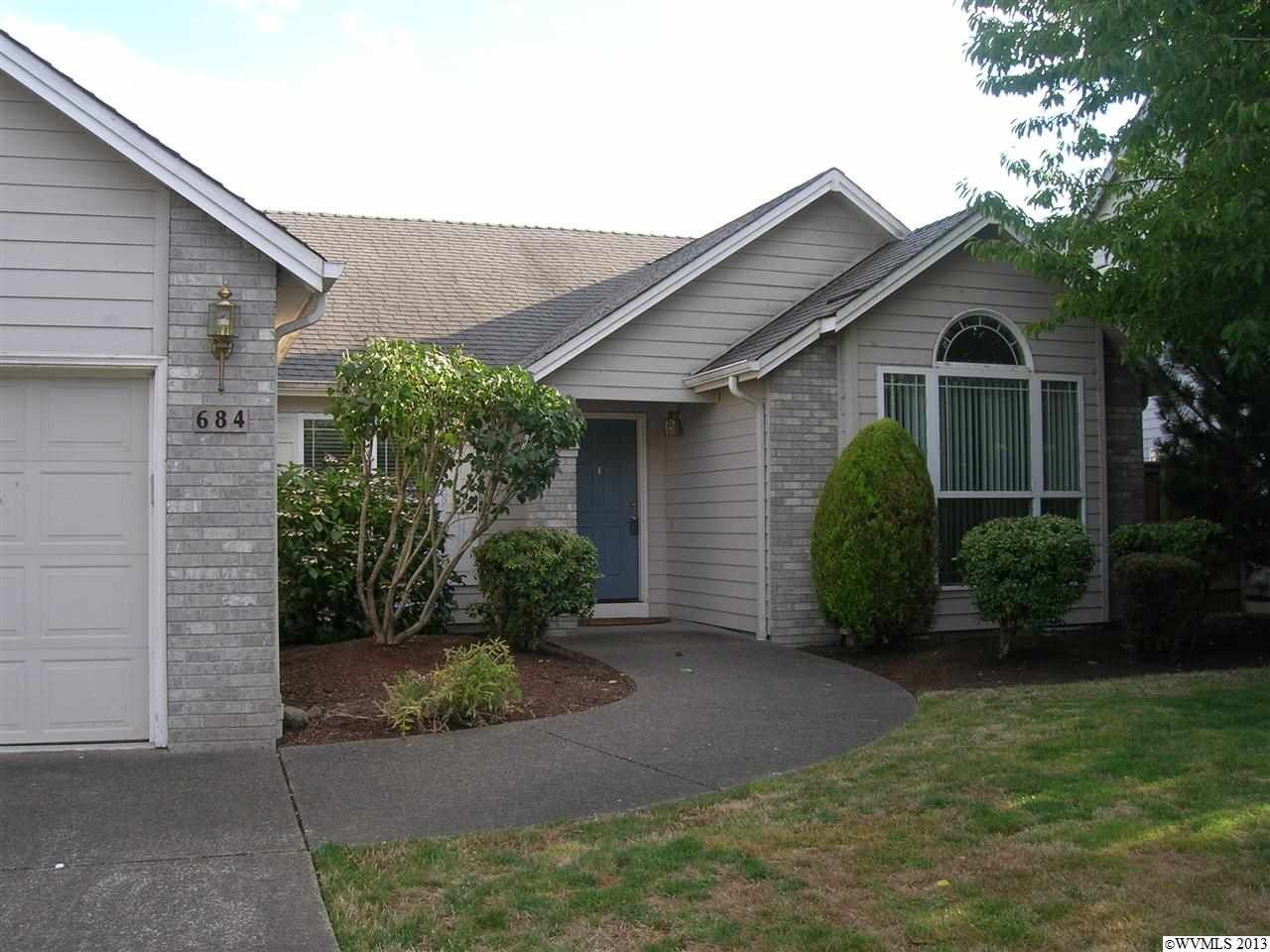 Property Photo:  684  Pinehurst Av NE  OR 97303 