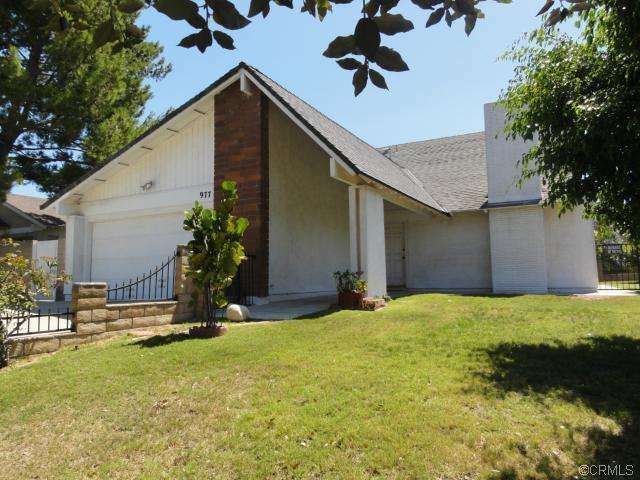 Property Photo:  977 Oakdale Street  CA 92880 