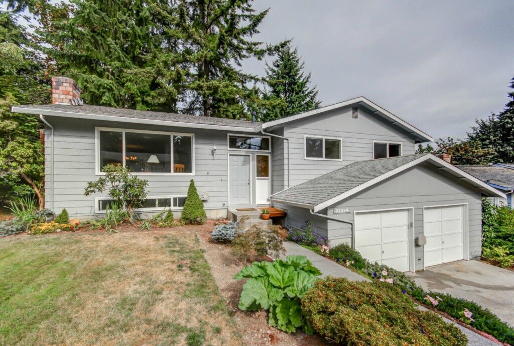 Property Photo: 21314 2nd Avenue SE WA 98021