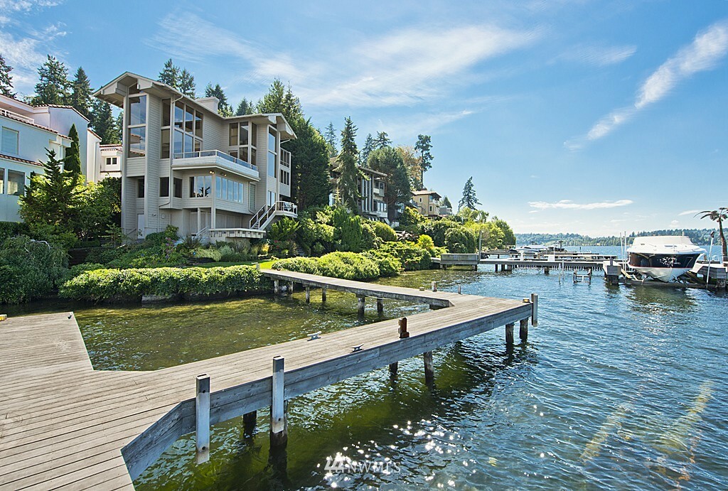 Property Photo:  9219 SE Shoreland Drive  WA 98004 