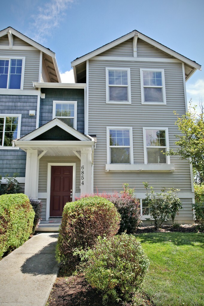 Property Photo:  6854 Holly Park Dr S  WA 98118 