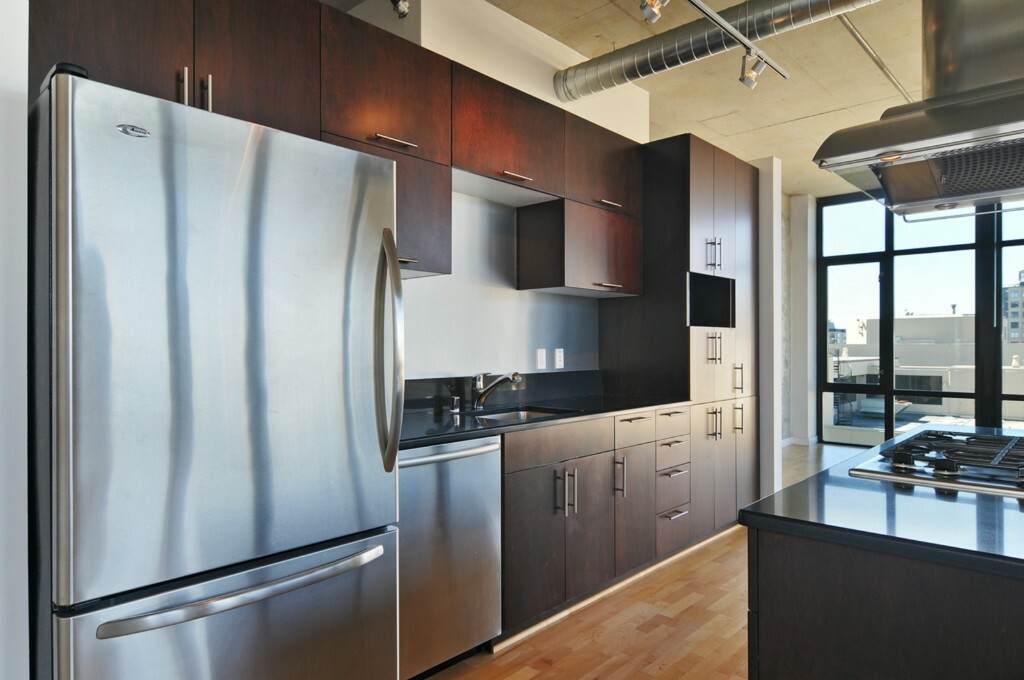 Property Photo: 2720 3rd Ave 501 WA 98121