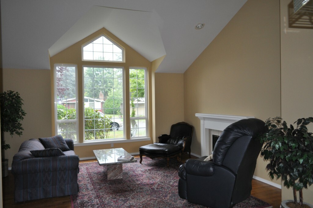 Property Photo: 512 N 16th St WA 98273