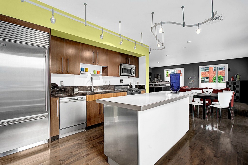 Property Photo: 1609 Summit Ave 201 WA 98122