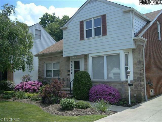Property Photo: 23902 E Silsby Road OH 44122