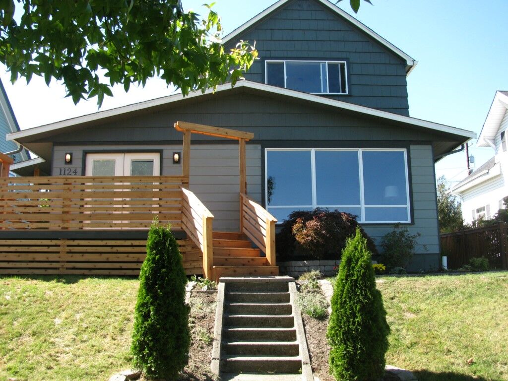 Property Photo: 1124 Wetmore Avenue WA 98201