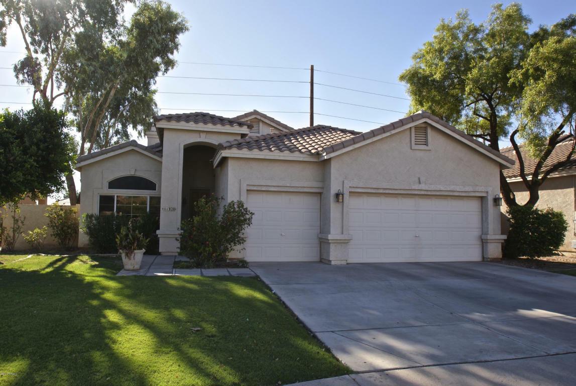 Property Photo:  1828 S Saddle Street  AZ 85233 