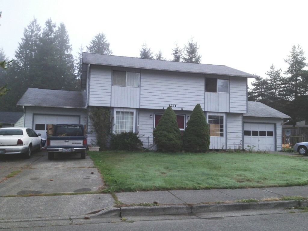 Property Photo:  1211 103 Place SW  WA 98204 