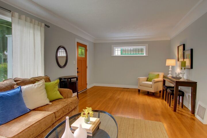 Property Photo:  342 NE 55th St  WA 98105 