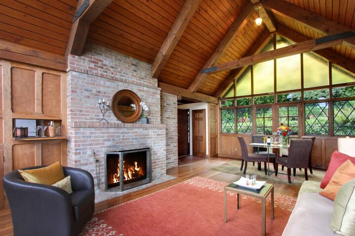 Property Photo:  2315 14th Avenue E  WA 98112 