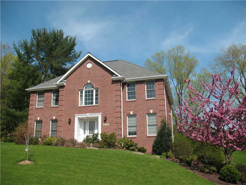 Property Photo:  2419 Orchard Drive  PA 15241 