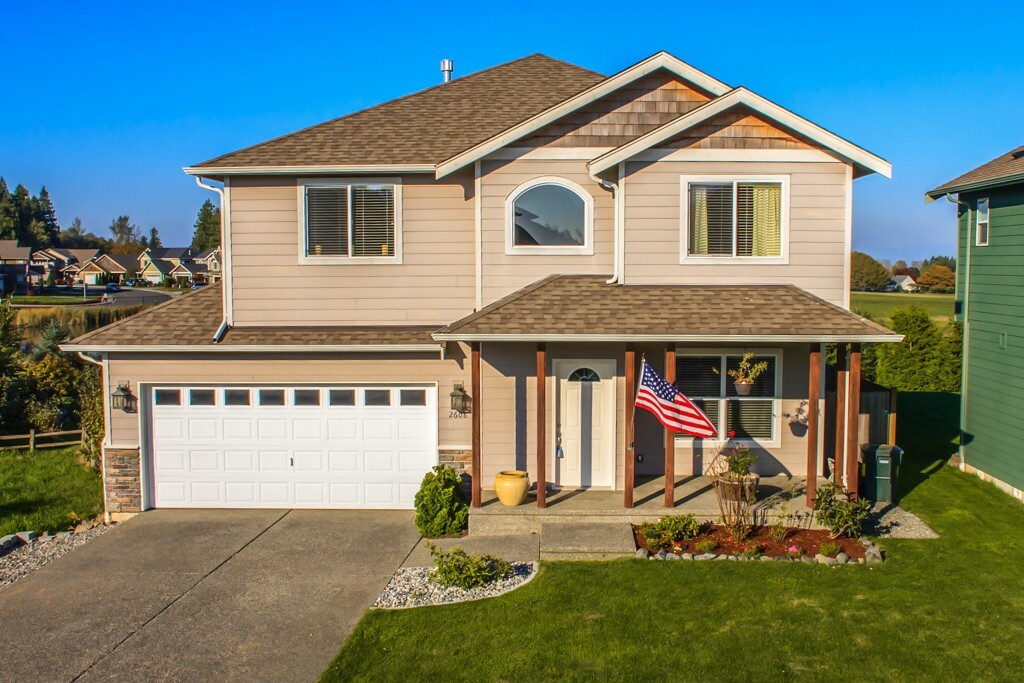 Property Photo:  2608 Pacific Highlands Ave  WA 98248 
