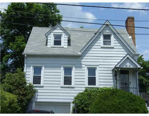 Property Photo:  913 Anthony Wayne Drive  PA 15005 