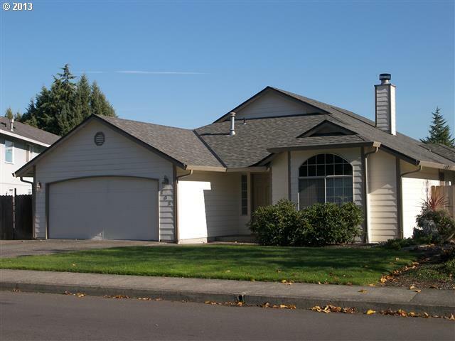 Property Photo: 703 NE Countryside Dr WA 98684