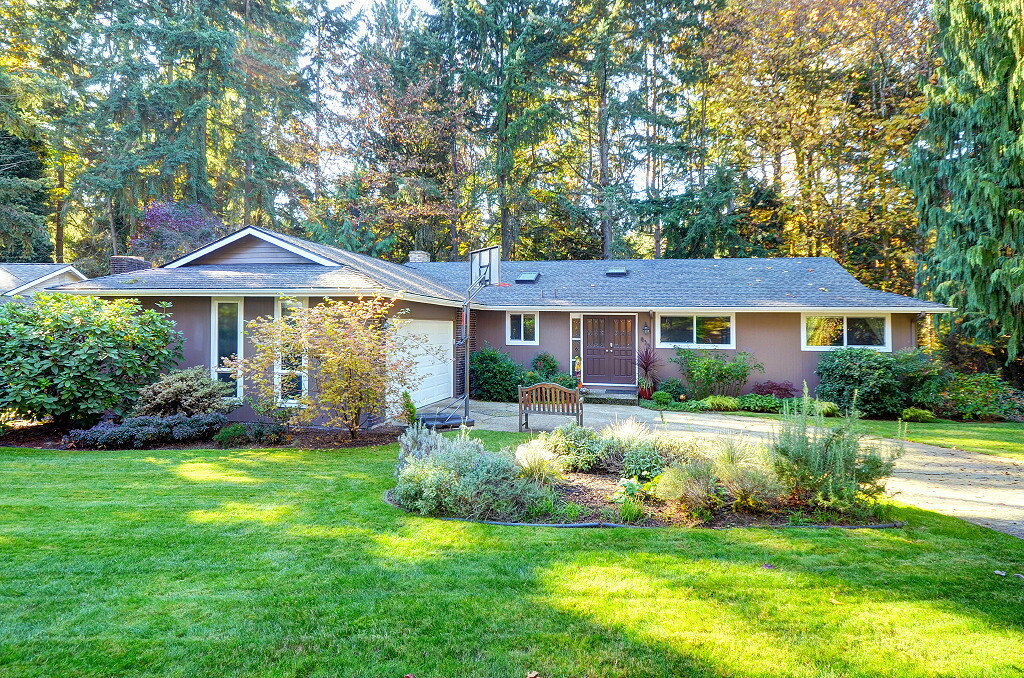 Property Photo:  835 176th Ave NE  WA 98008 