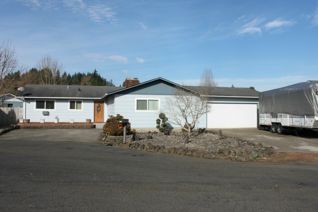 Property Photo:  114 Monterey Dr  WA 98626 