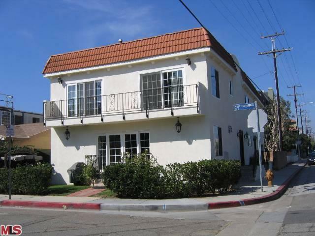 Property Photo:  29 Hurricane St  CA 90292 