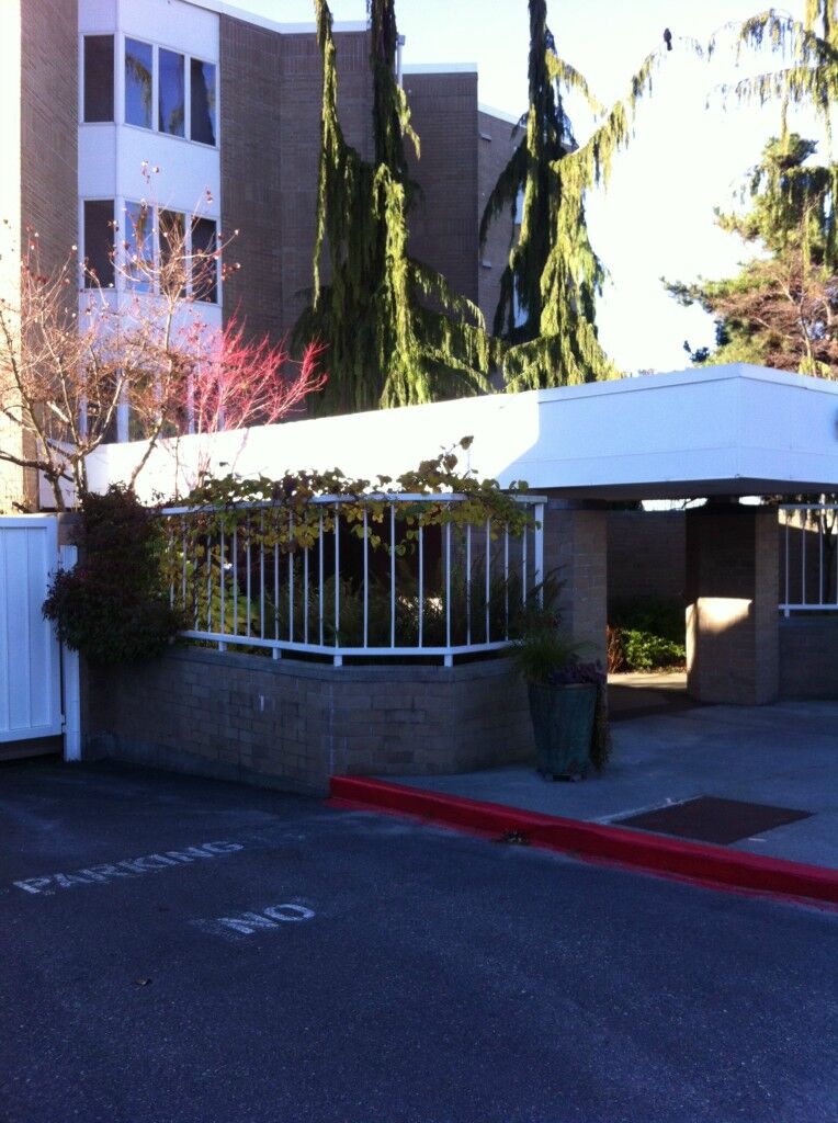 Property Photo: 6321 Seaview Avenue NW 18 WA 98107