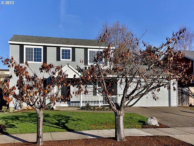 Property Photo:  235 NE Lenox St  OR 97124 