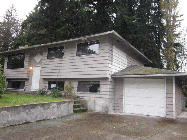 Property Photo:  1619 215th St SW  WA 98036 