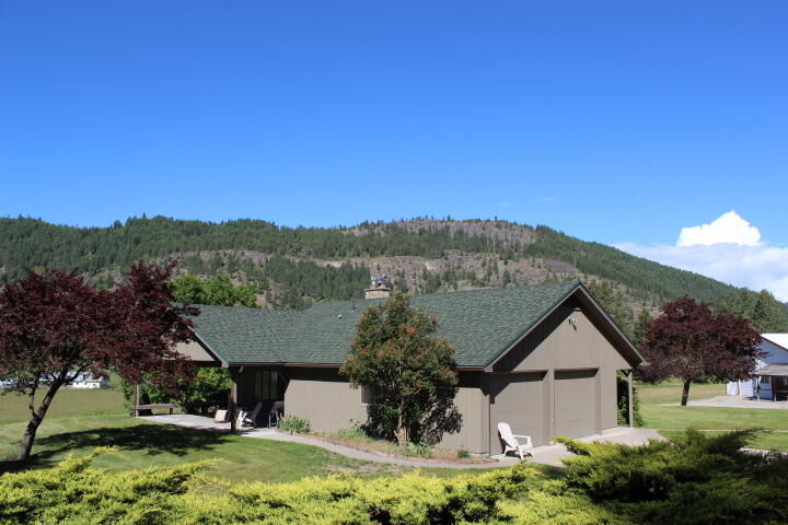 Property Photo: 586 Douglas Falls Rd WA 99114