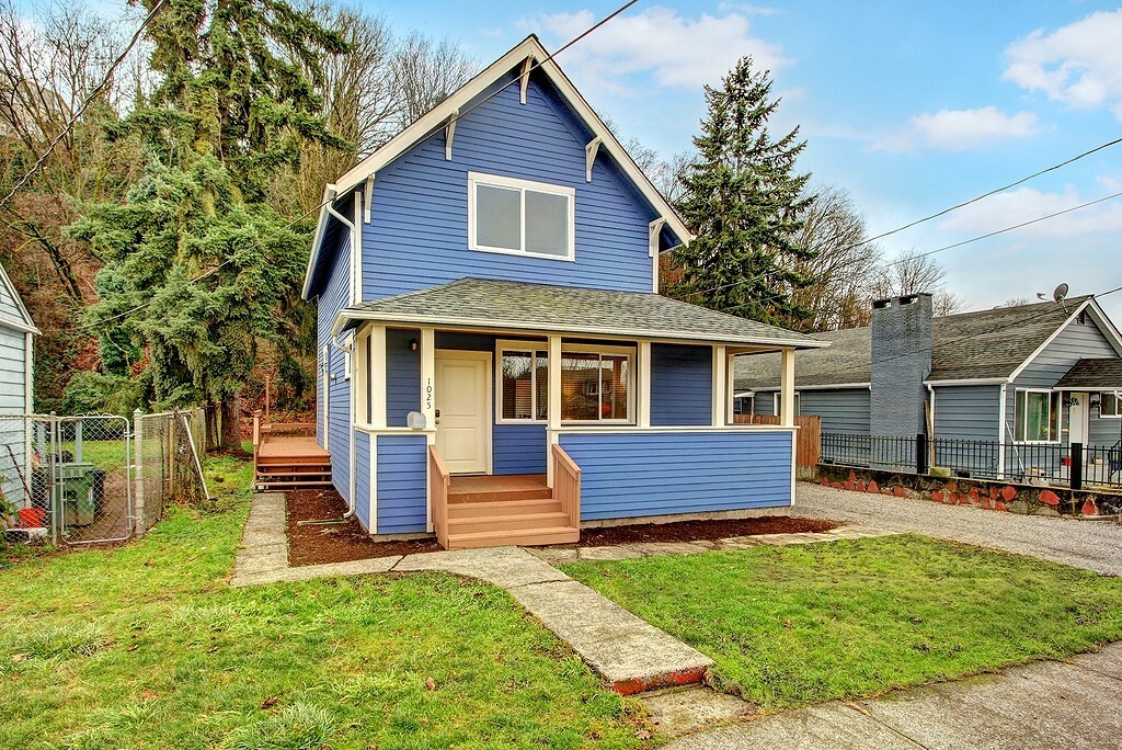 Property Photo:  1025 S Donovan St  WA 98108 